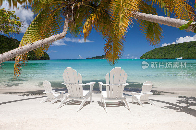 美国圣约翰岛，Maho Bay海滩上的椅子